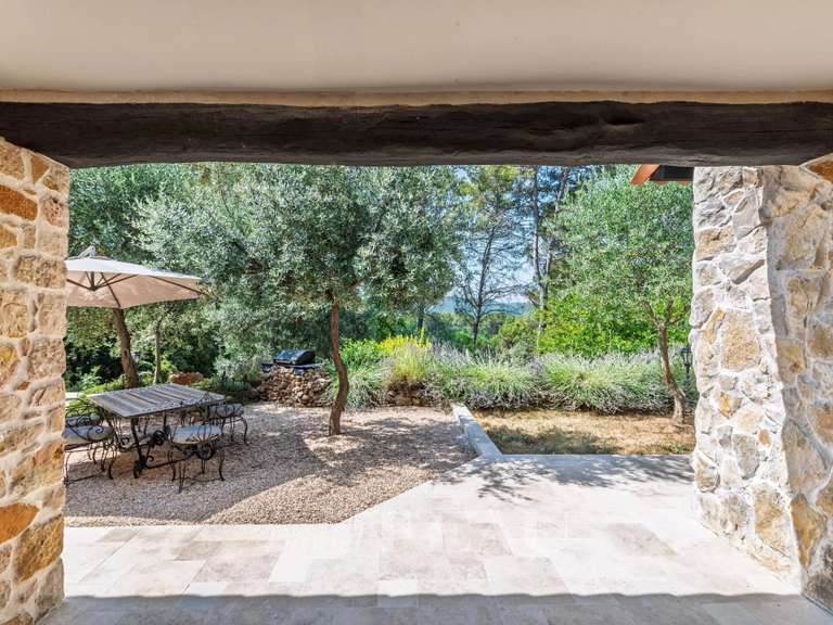 House Bagnols-en-Forêt - 4 bedrooms - 150m²