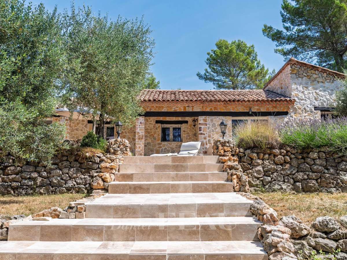 House Bagnols-en-Forêt