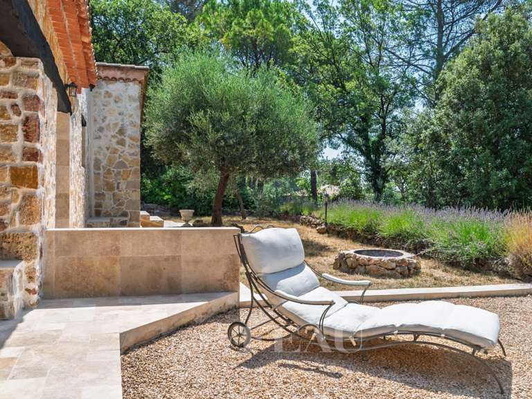 House Bagnols-en-Forêt - 4 bedrooms - 150m²