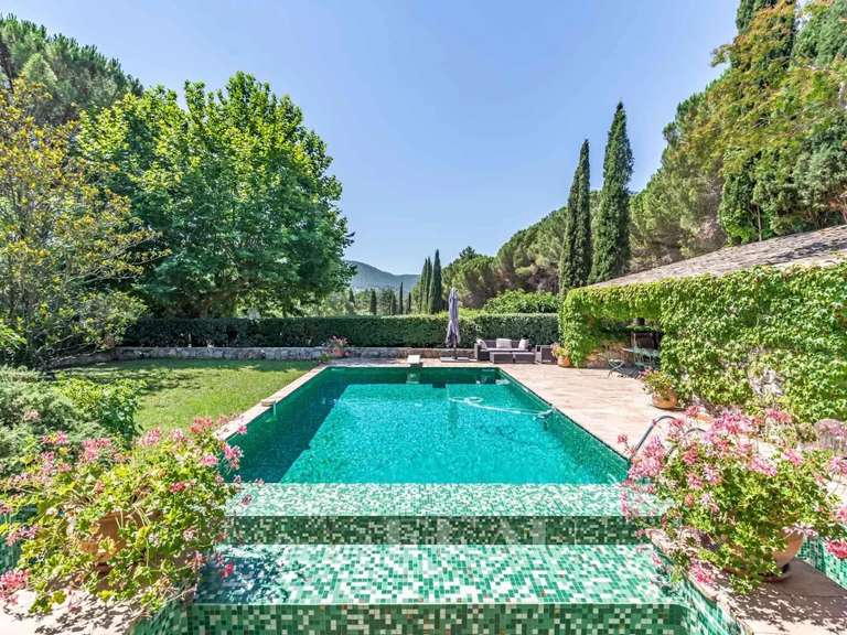 House Bagnols-en-Forêt - 12 bedrooms - 600m²