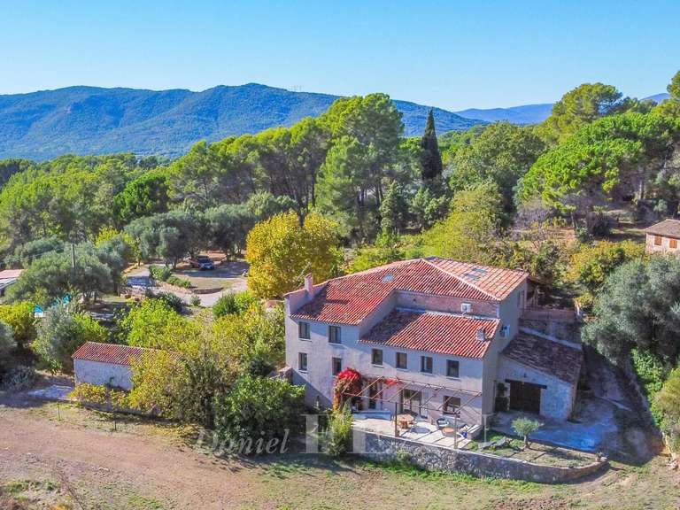 House Bagnols-en-Forêt - 7 bedrooms - 487m²