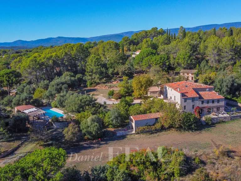 House Bagnols-en-Forêt - 7 bedrooms - 487m²