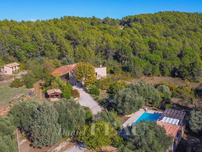 House Bagnols-en-Forêt - 7 bedrooms - 487m²