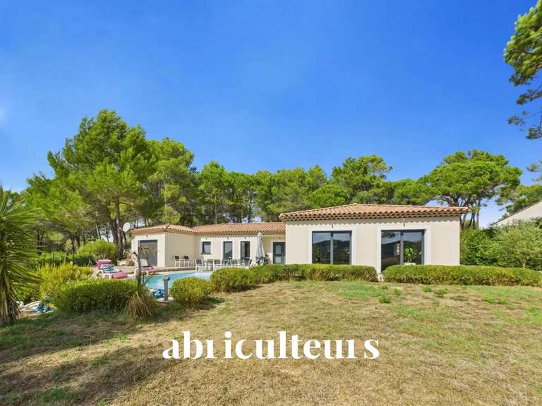 House Bagnols-en-Forêt - 3 bedrooms - 186m²