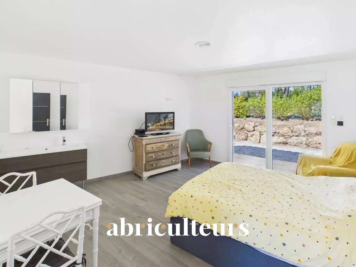 House Bagnols-en-Forêt