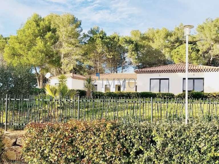 House Bagnols-en-Forêt - 3 bedrooms - 186m²