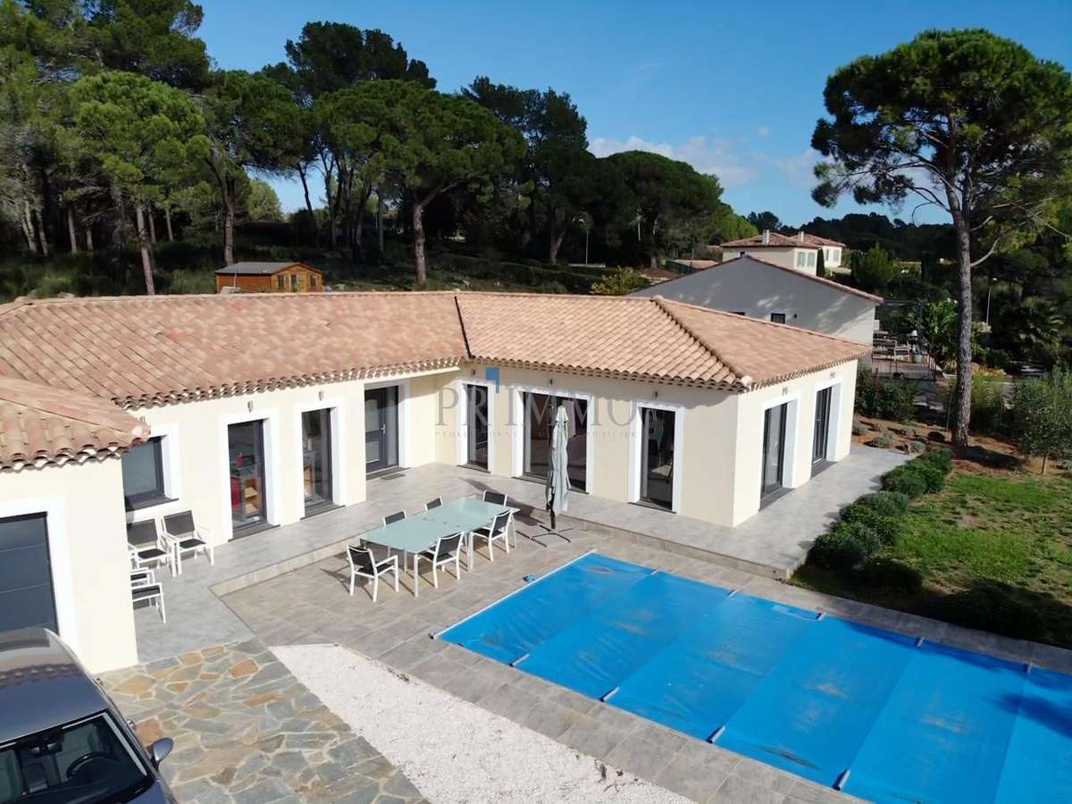 House Bagnols-en-Forêt