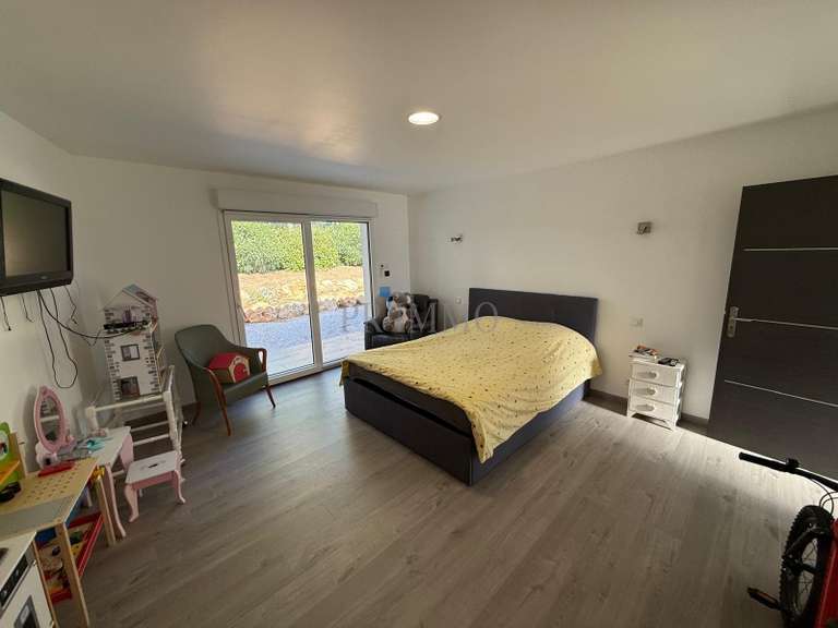 House Bagnols-en-Forêt - 3 bedrooms - 186m²