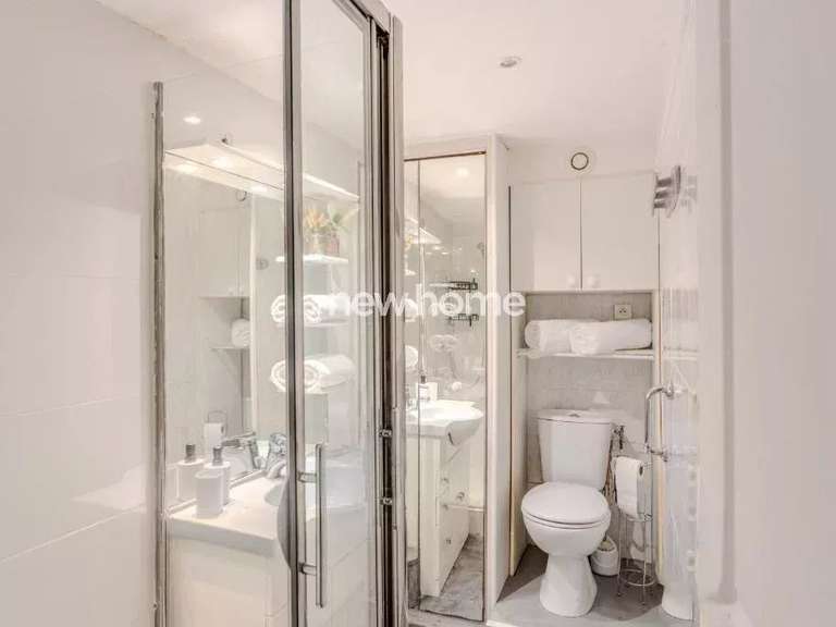 Maison Bagnols-en-Forêt - 4 chambres - 160m²