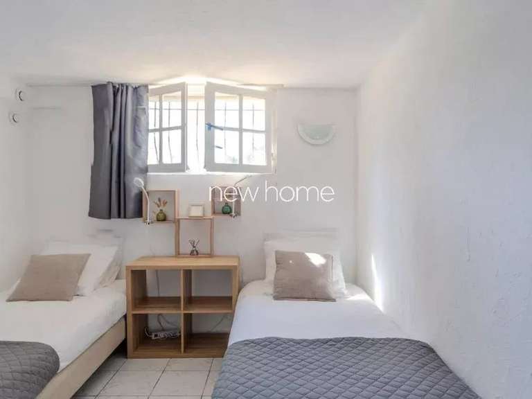 Maison Bagnols-en-Forêt - 4 chambres - 160m²