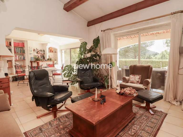 Maison Bagnols-en-Forêt - 4 chambres - 195m²