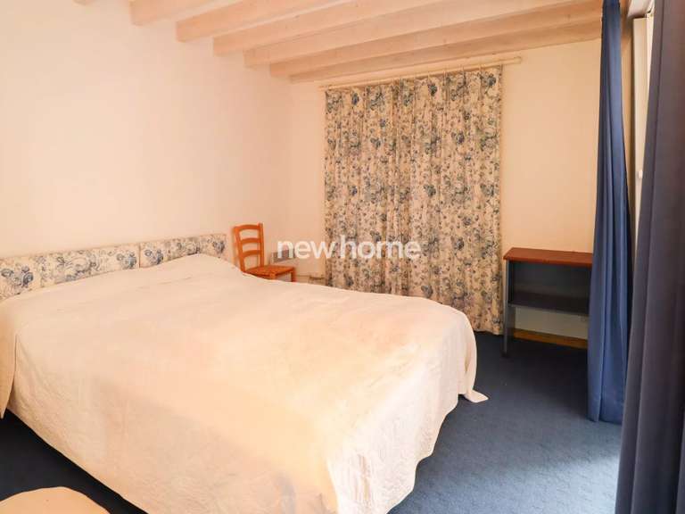 Maison Bagnols-en-Forêt - 4 chambres - 195m²