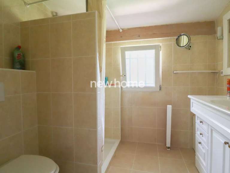 Maison Bagnols-en-Forêt - 4 chambres - 195m²