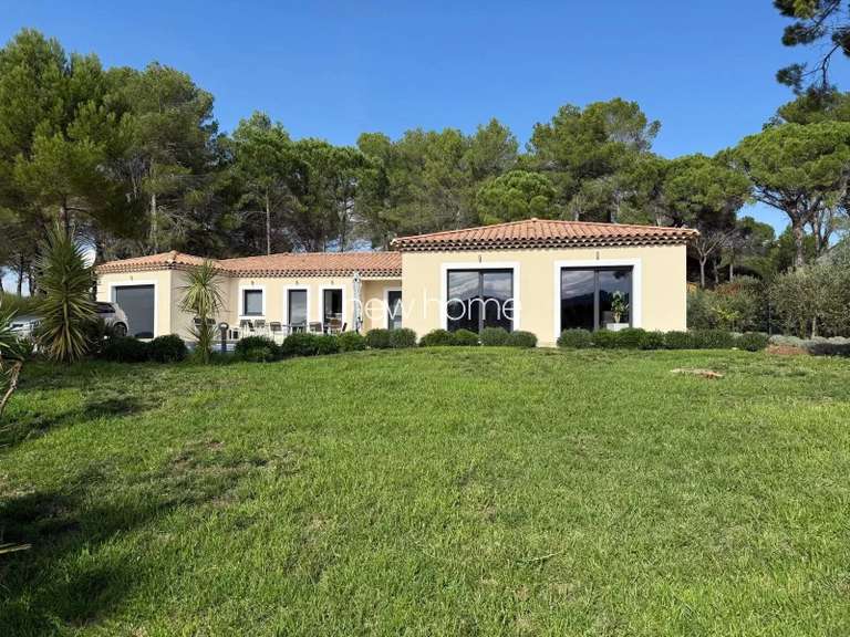 Maison Bagnols-en-Forêt - 3 chambres - 180m²