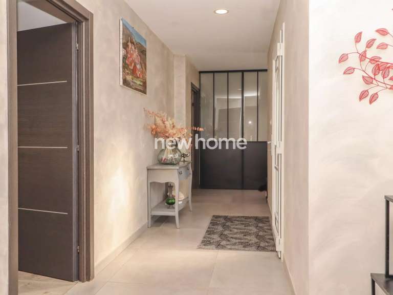 Maison Bagnols-en-Forêt - 3 chambres - 180m²