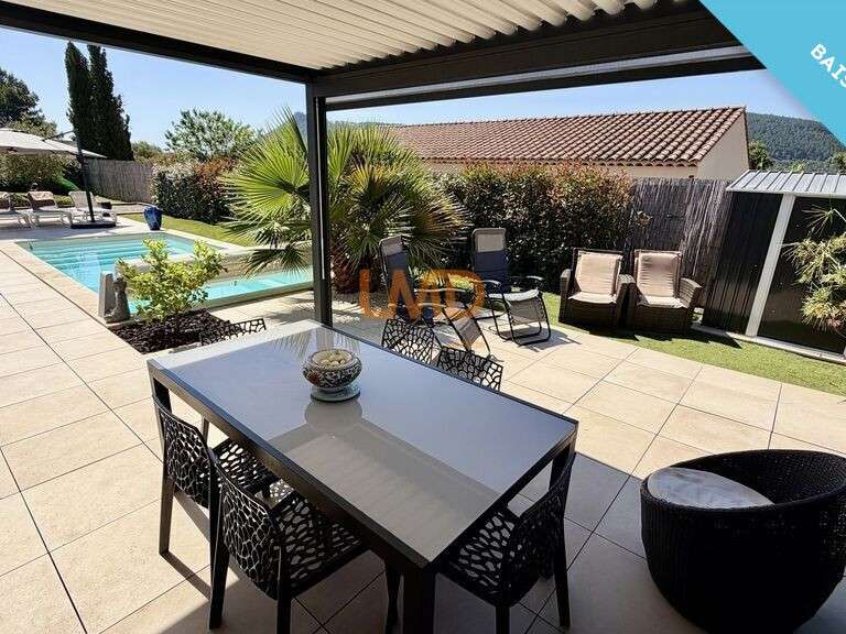 Maison Bagnols-en-Forêt - 4 chambres - 120m²