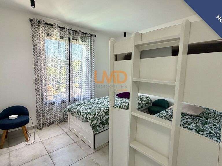 Maison Bagnols-en-Forêt - 4 chambres - 120m²