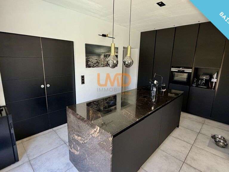 Maison Bagnols-en-Forêt - 4 chambres - 120m²