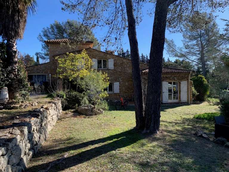 Maison Bagnols-en-Forêt - 8 chambres - 300m²