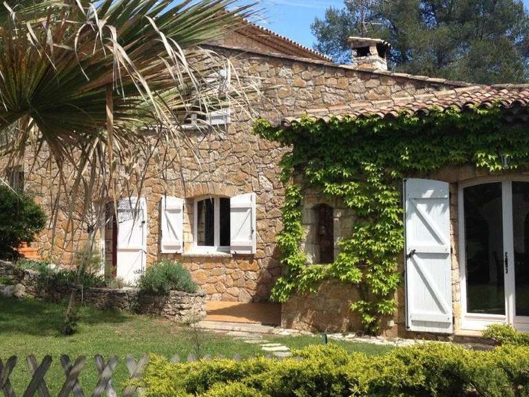 Maison Bagnols-en-Forêt - 8 chambres - 300m²