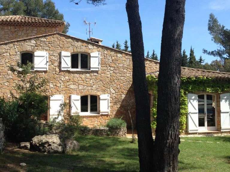 Maison Bagnols-en-Forêt - 8 chambres - 300m²