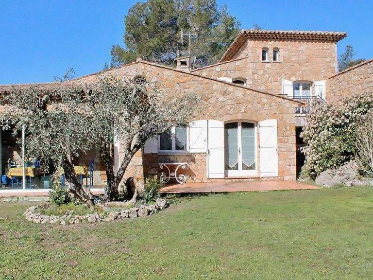 Maison Bagnols-en-Forêt - 8 chambres - 300m²