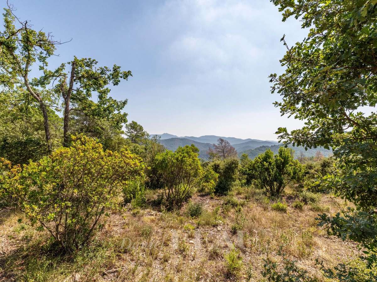 Terrain Bagnols-en-Forêt