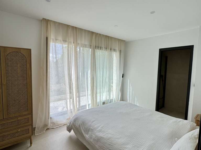Villa Bagnols-en-Forêt - 3 chambres - 111m²