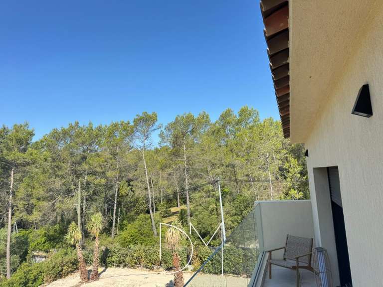 Villa Bagnols-en-Forêt - 3 bedrooms - 111m²