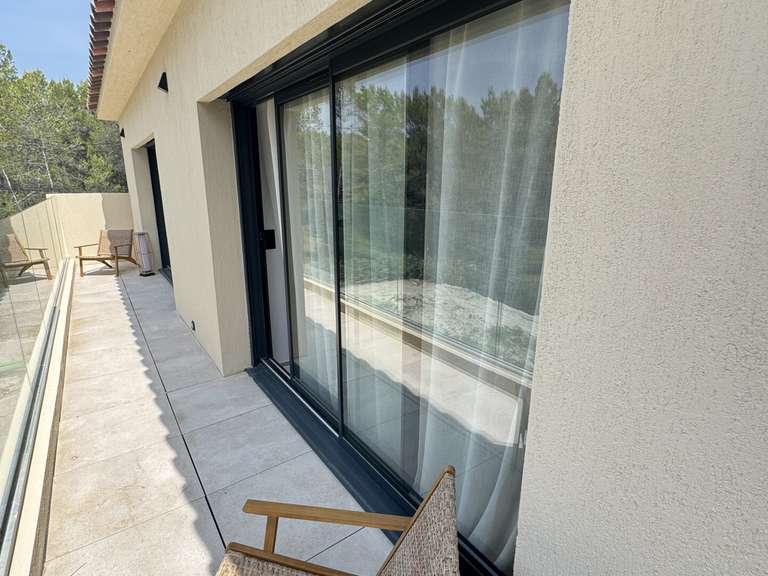Villa Bagnols-en-Forêt - 3 chambres - 111m²
