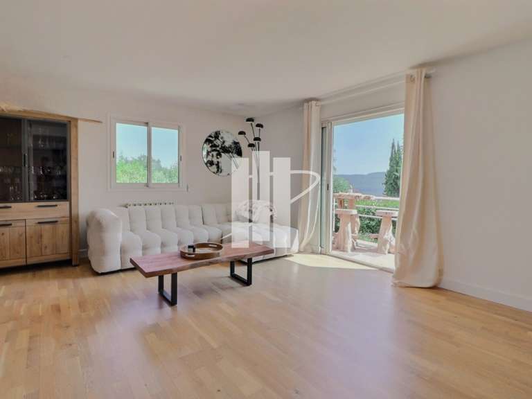 Villa Bagnols-en-Forêt - 4 chambres - 178m²