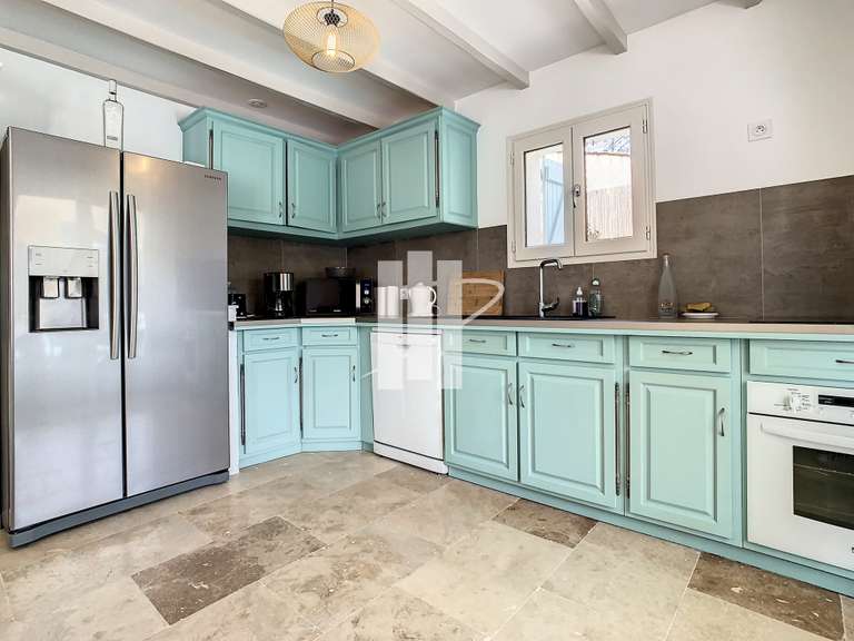 Villa Bagnols-en-Forêt - 4 chambres - 100m²