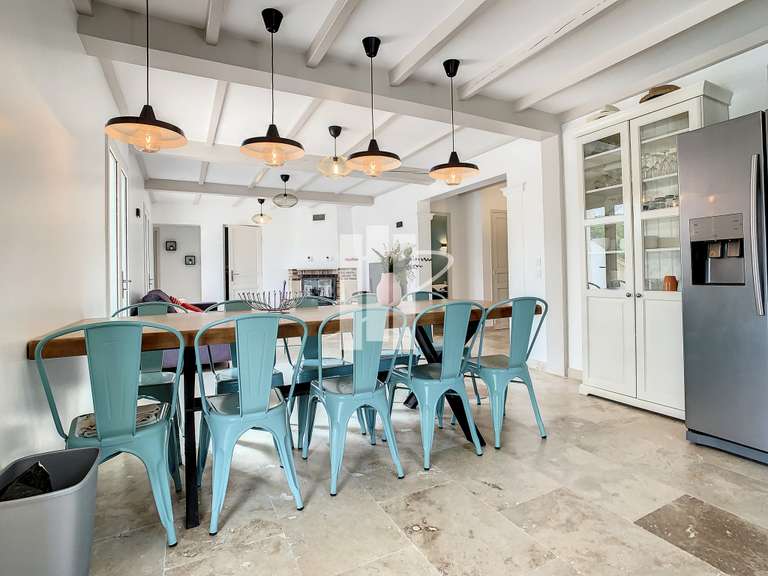 Villa Bagnols-en-Forêt - 4 chambres - 100m²