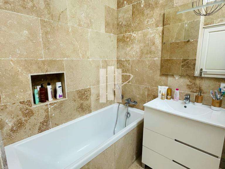 Villa Bagnols-en-Forêt - 4 chambres - 100m²