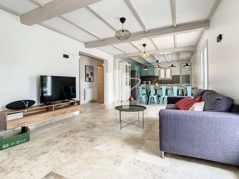 Villa Bagnols-en-Forêt - 4 chambres - 100m²