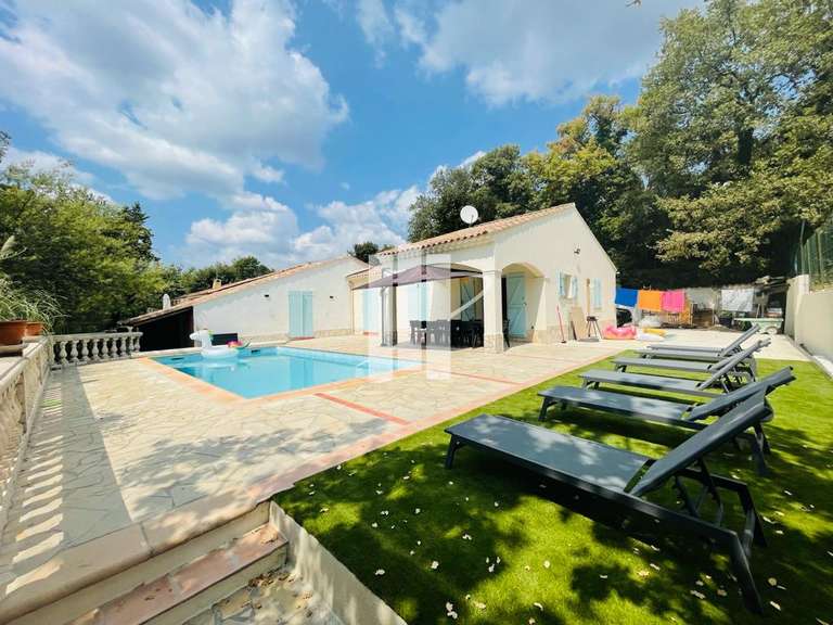 Villa Bagnols-en-Forêt - 4 chambres - 100m²