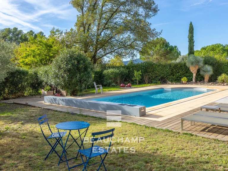 Villa Bagnols-en-Forêt - 4 chambres - 132m²