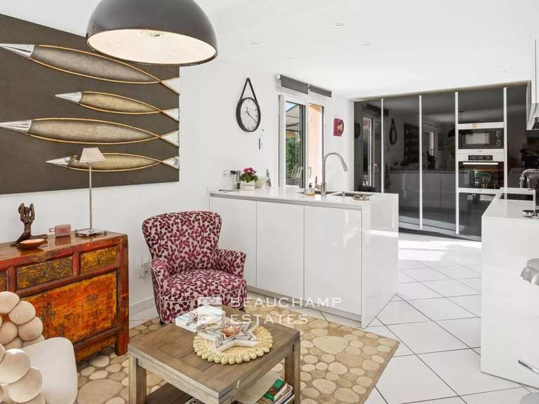 Villa Bagnols-en-Forêt - 4 chambres - 132m²