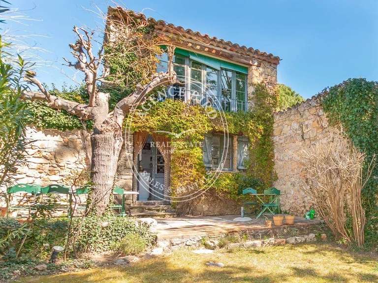 Villa Bagnols-en-Forêt - 10 chambres - 600m²