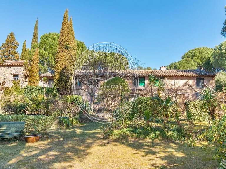 Villa Bagnols-en-Forêt - 10 chambres - 600m²