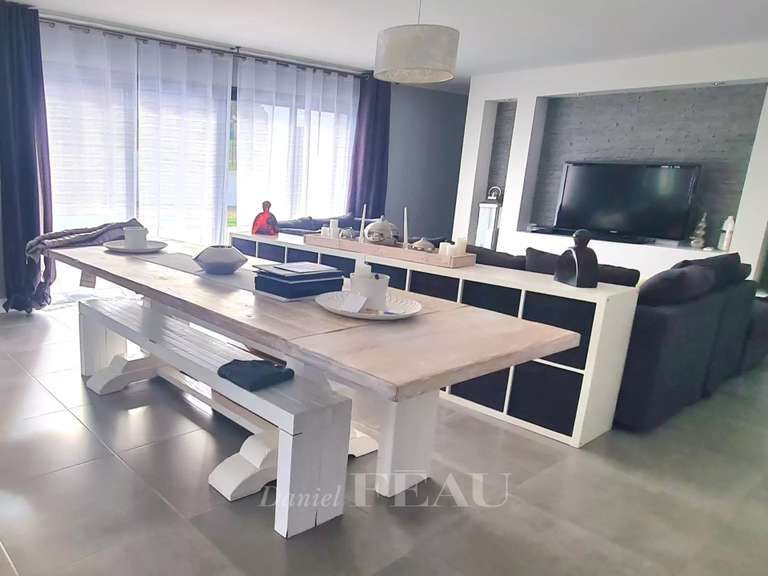 Villa Bagnols-en-Forêt - 3 chambres - 1500m²