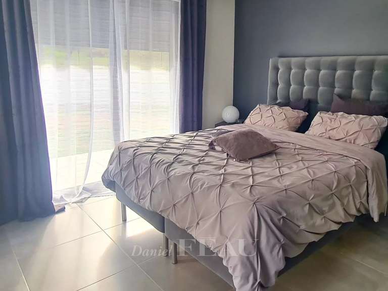 Villa Bagnols-en-Forêt - 3 chambres - 1500m²