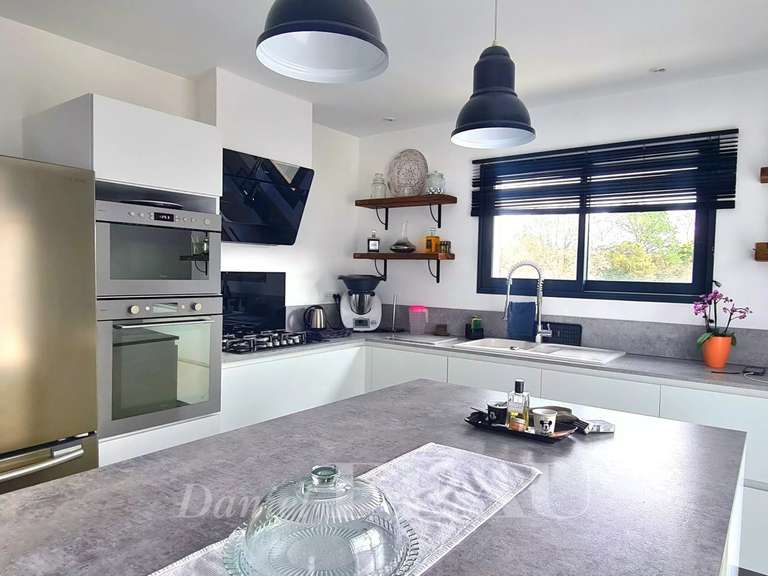 Villa Bagnols-en-Forêt - 3 chambres - 1500m²