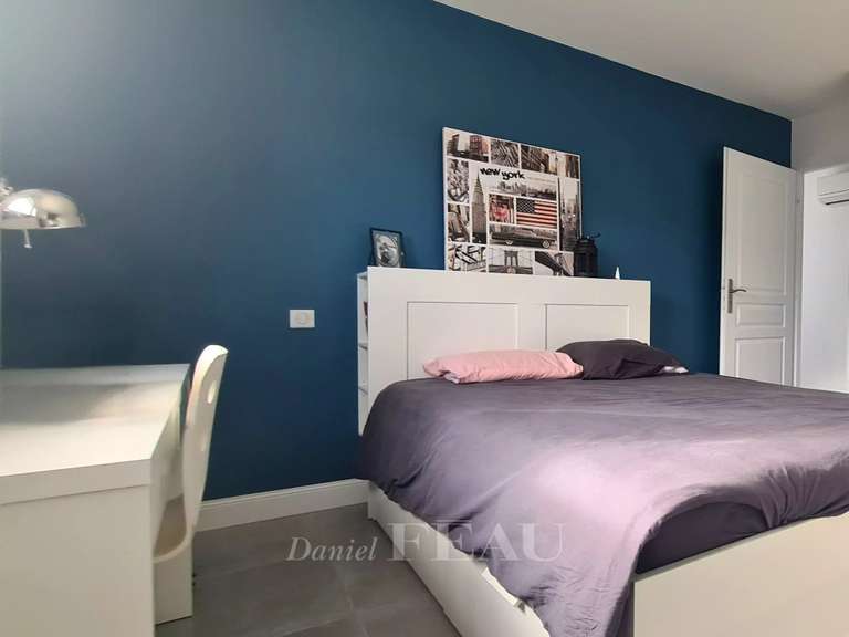 Villa Bagnols-en-Forêt - 3 chambres - 1500m²