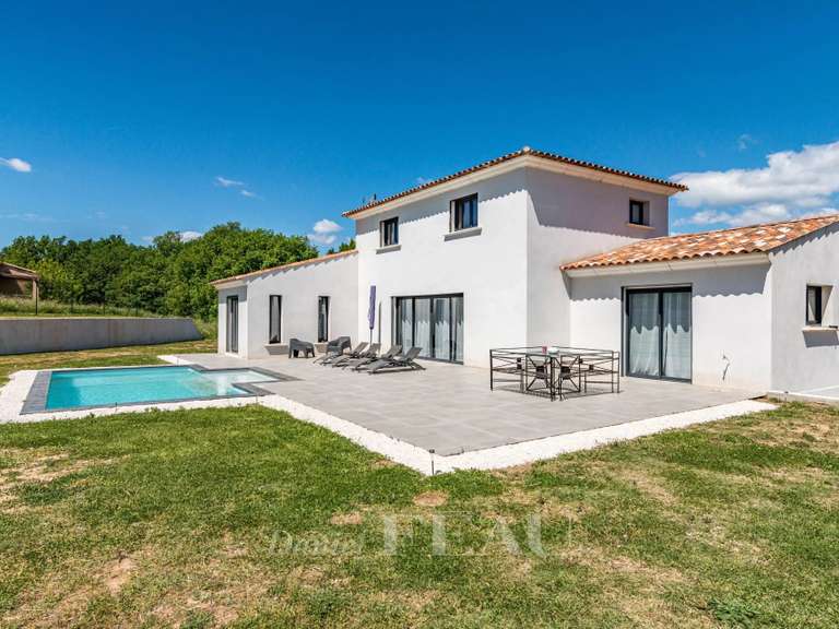 Villa Bagnols-en-Forêt - 3 chambres - 1500m²