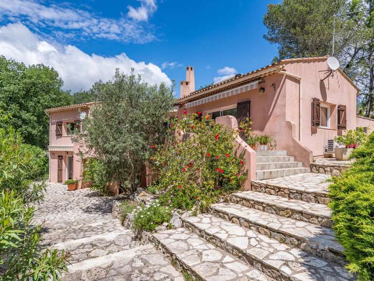 Villa Bagnols-en-Forêt - 5 chambres - 210m²