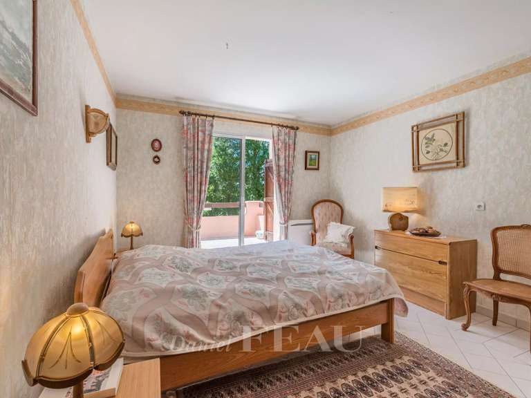 Villa Bagnols-en-Forêt - 5 chambres - 210m²