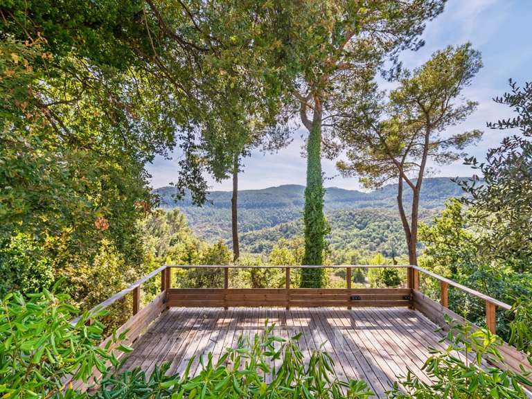 Villa Bagnols-en-Forêt - 5 chambres - 203m²