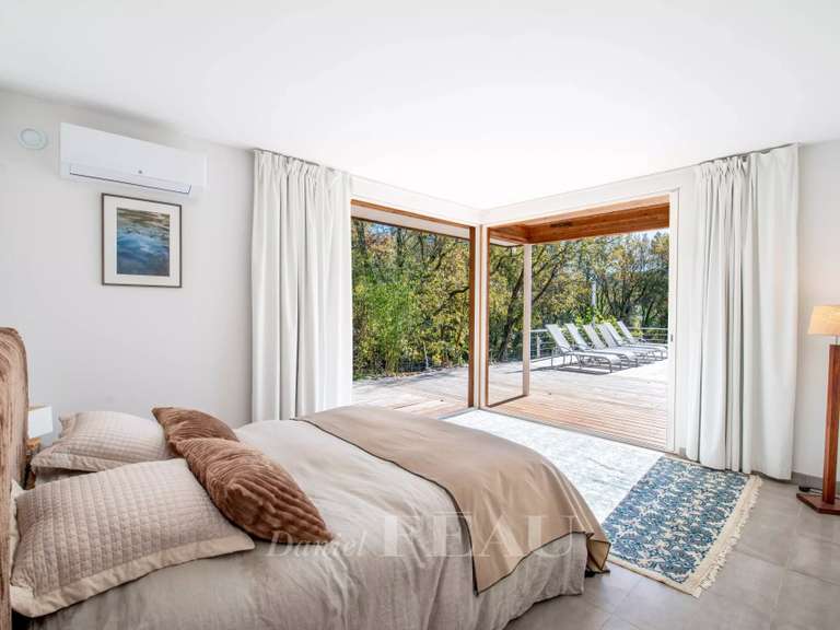 Villa Bagnols-en-Forêt - 4 chambres - 267m²