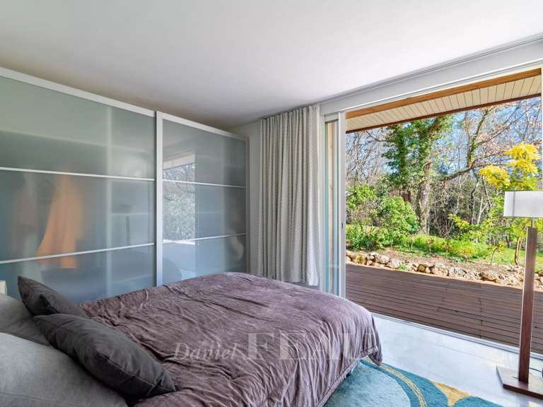 Villa Bagnols-en-Forêt - 4 chambres - 267m²